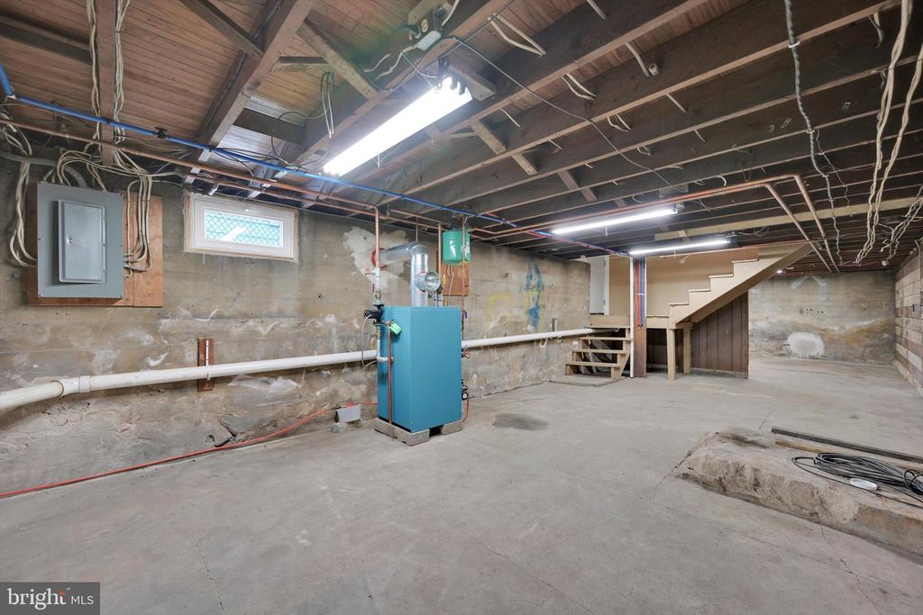 34 N CRESCENT STREET