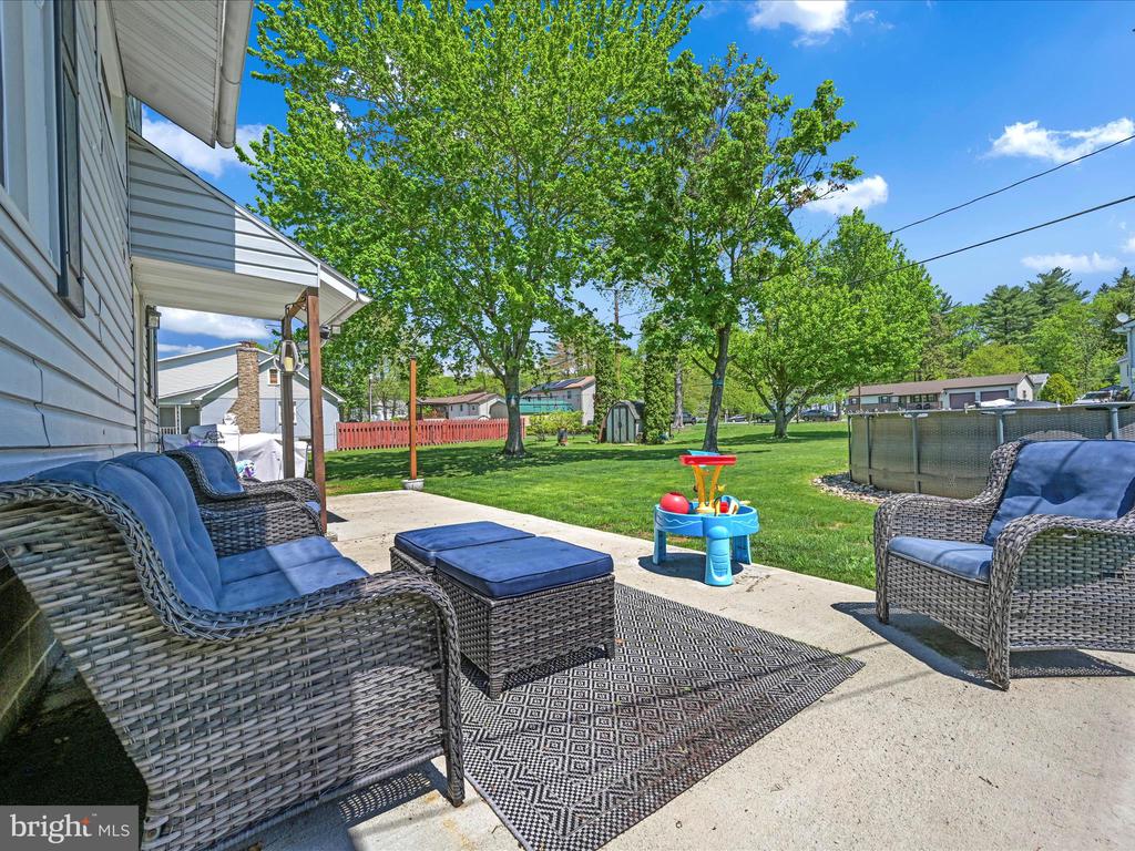 212 LAKE FRONT DRIVE