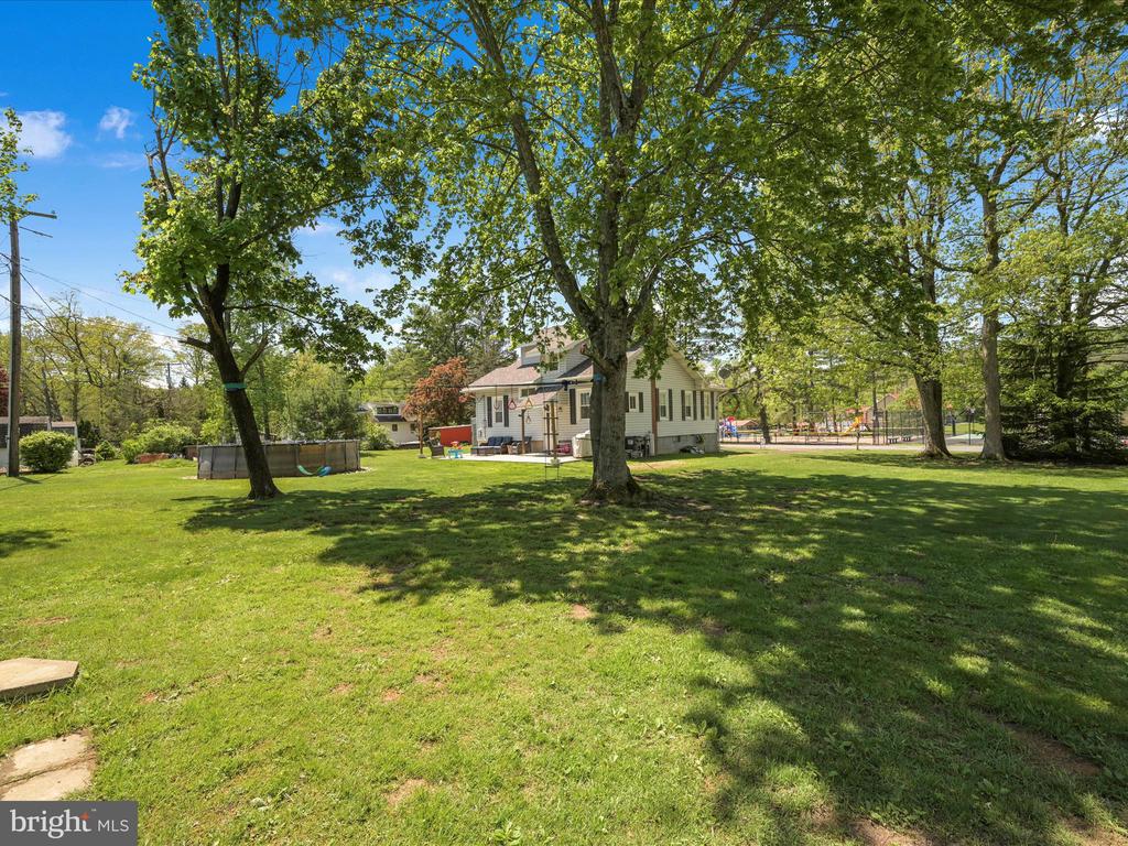 212 LAKE FRONT DRIVE