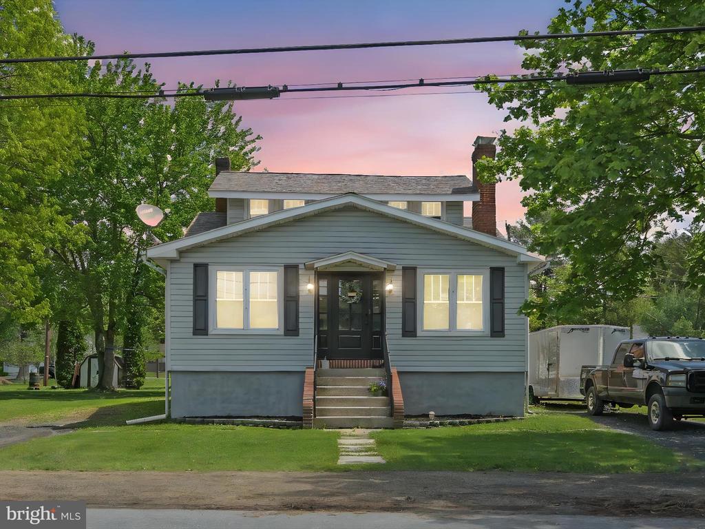 212 LAKE FRONT DRIVE