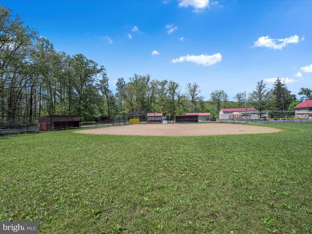 212 LAKE FRONT DRIVE