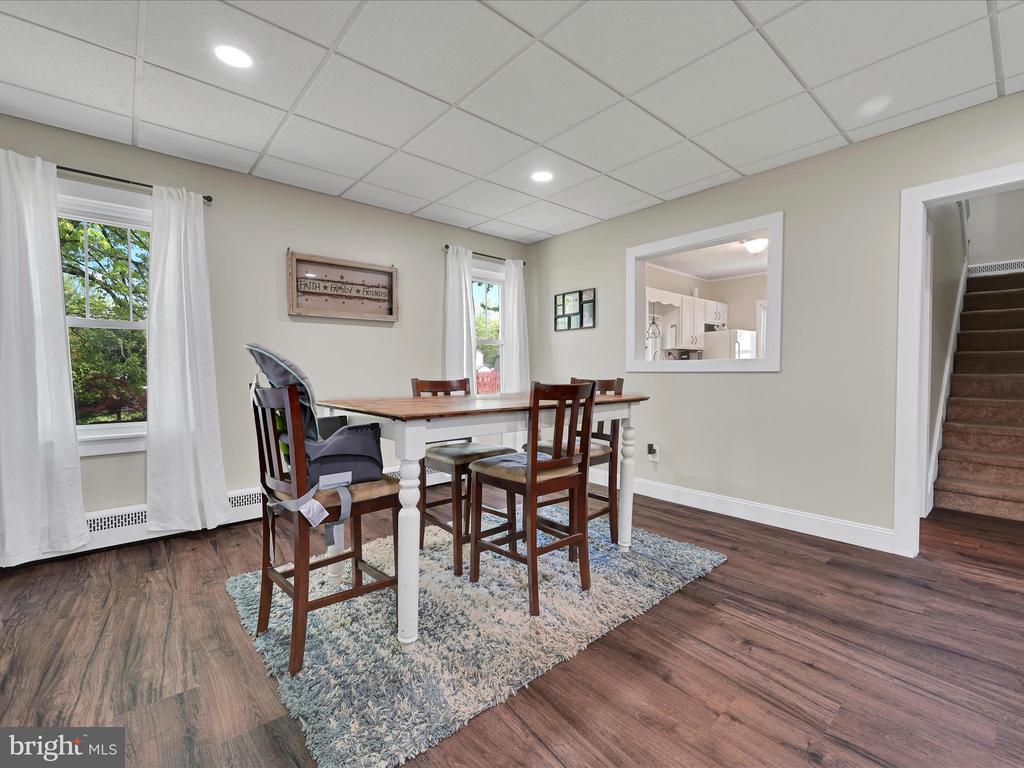 212 LAKE FRONT DRIVE