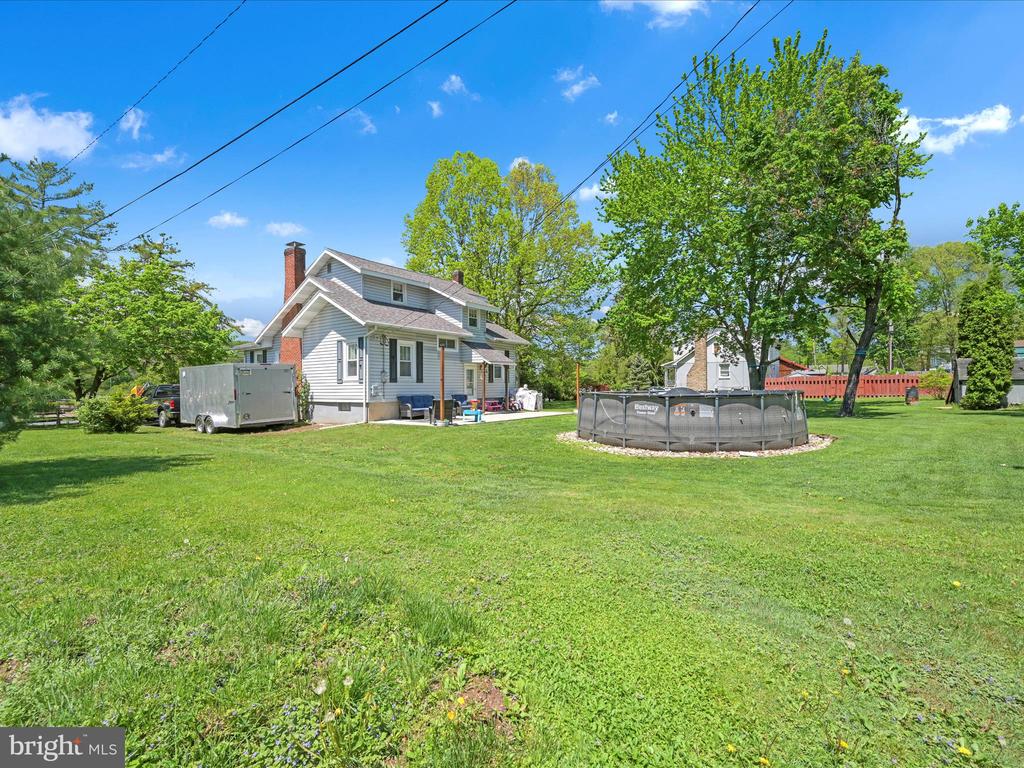 212 LAKE FRONT DRIVE