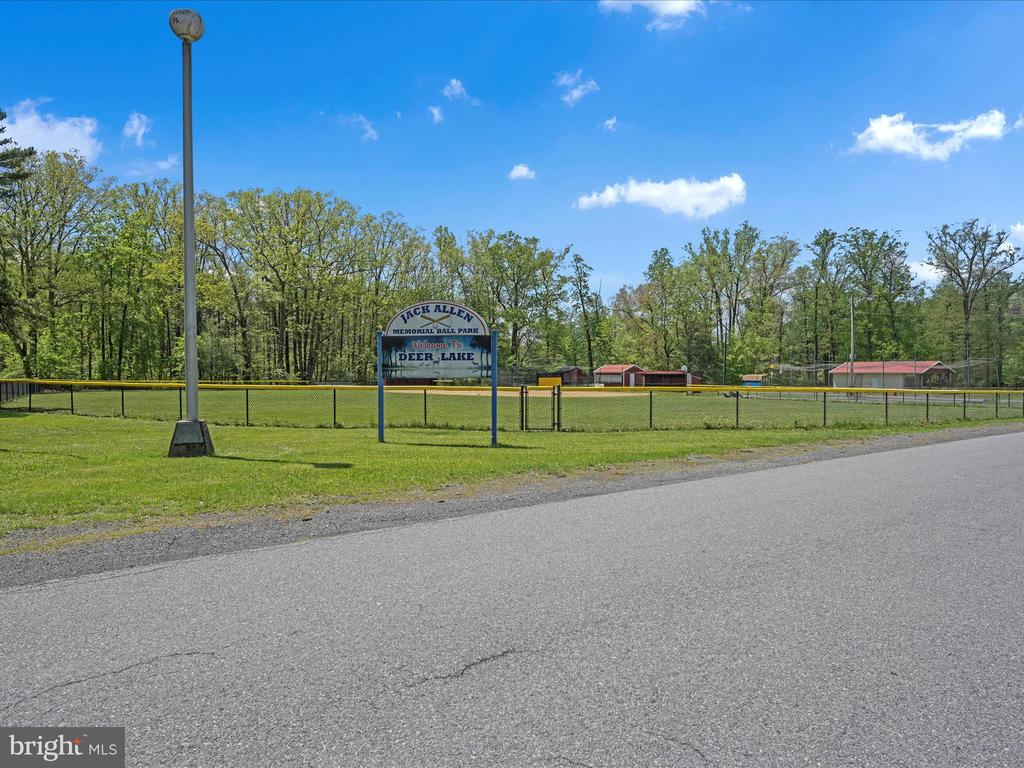 212 LAKE FRONT DRIVE