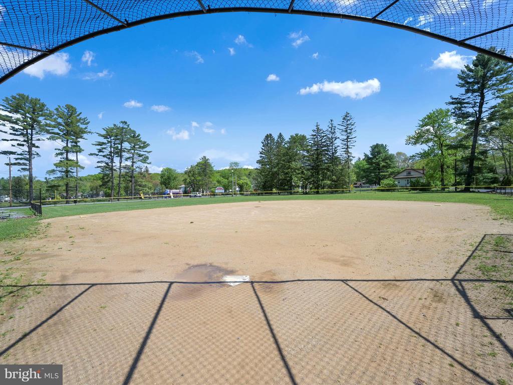 212 LAKE FRONT DRIVE