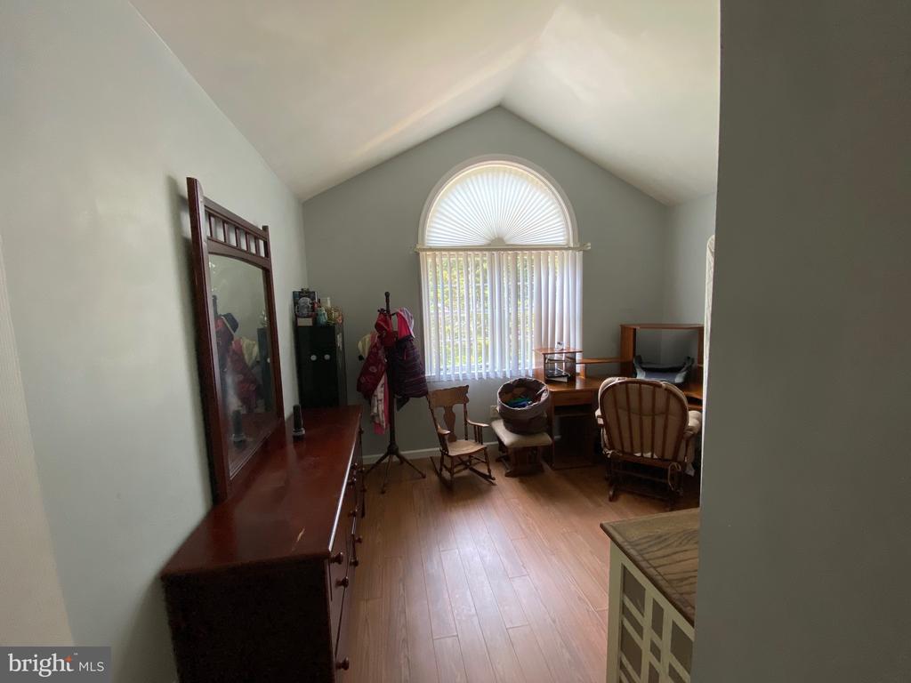 4 TALL OAKS DRIVE