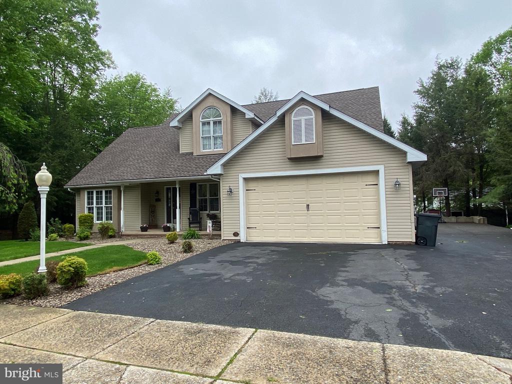 4 TALL OAKS DRIVE
