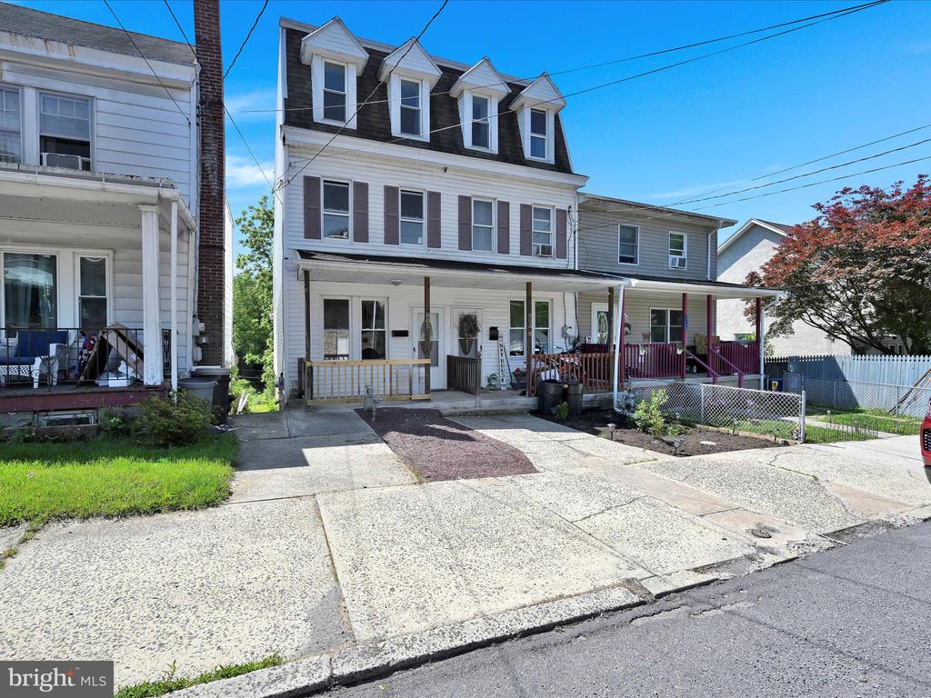 805 POTTSVILLE STREET