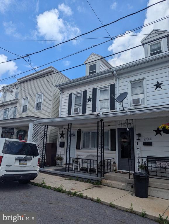 206 OAK STREET