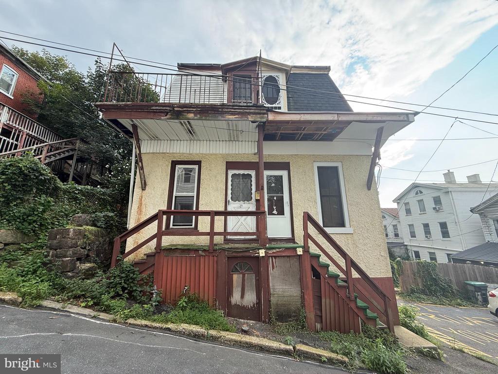 116 S SIXTH STREET