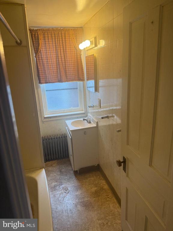 292 N 8TH STREET