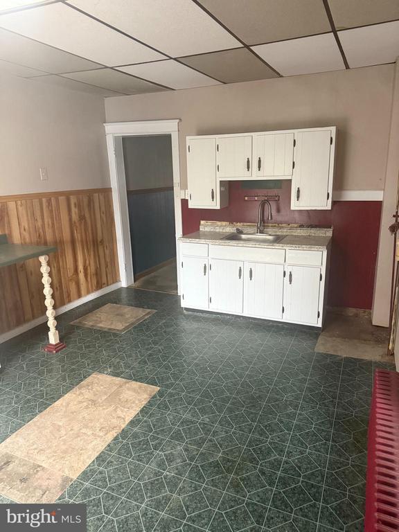 292 N 8TH STREET