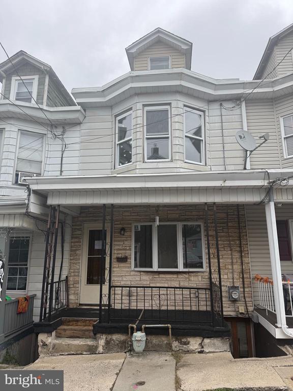 292 N 8TH STREET
