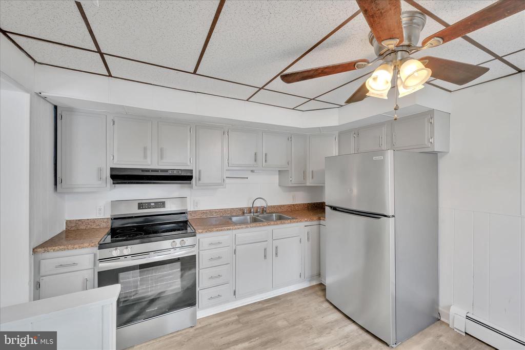 1023 W SCHUYLKILL