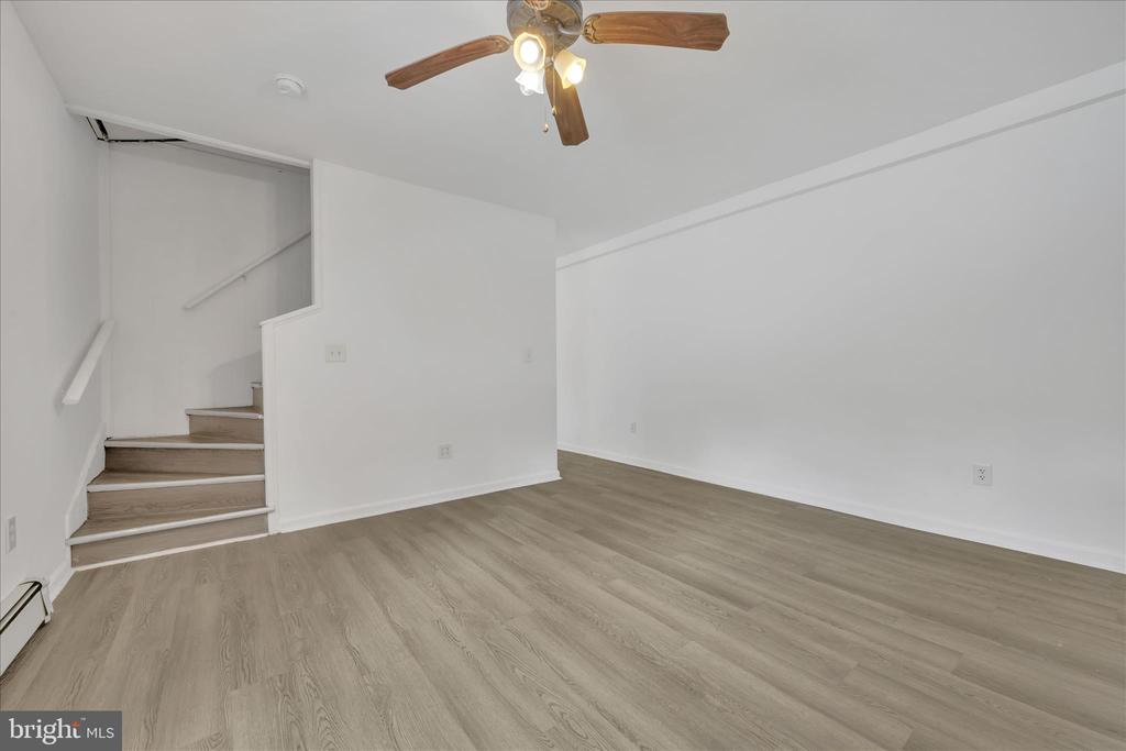 1023 W SCHUYLKILL