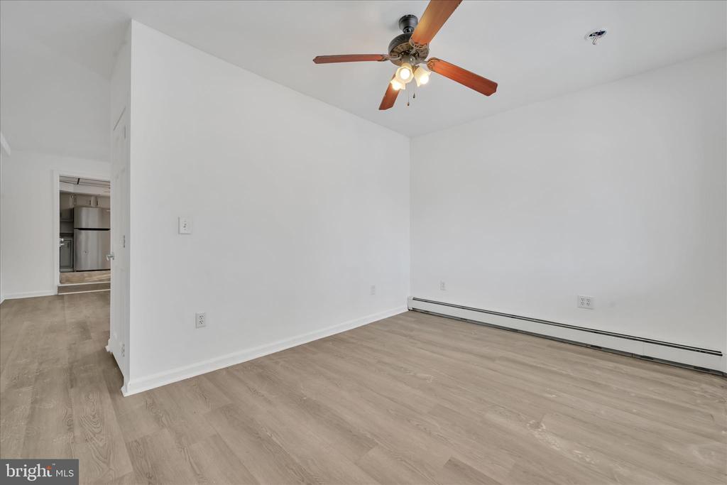 1023 W SCHUYLKILL