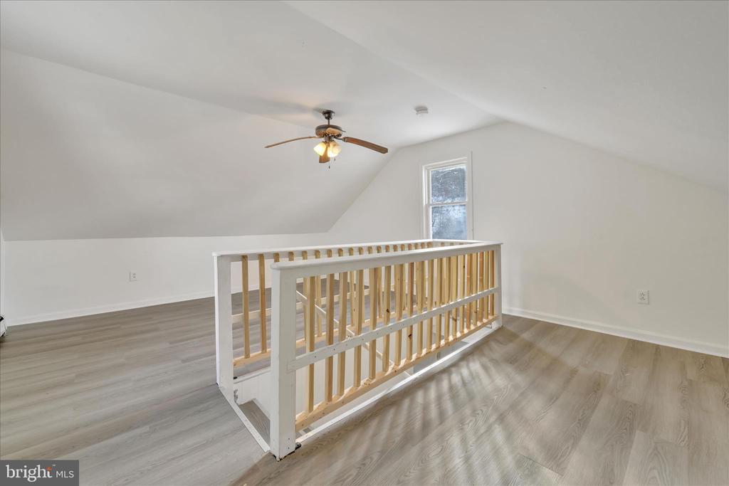1023 W SCHUYLKILL