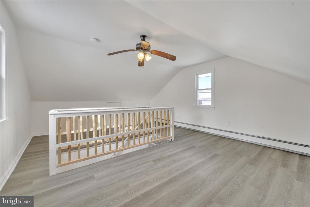 1023 W SCHUYLKILL