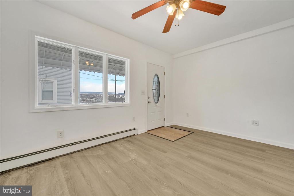 1023 W SCHUYLKILL