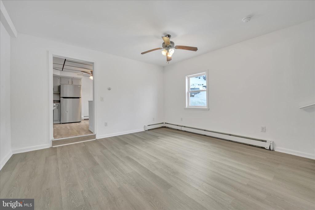 1023 W SCHUYLKILL