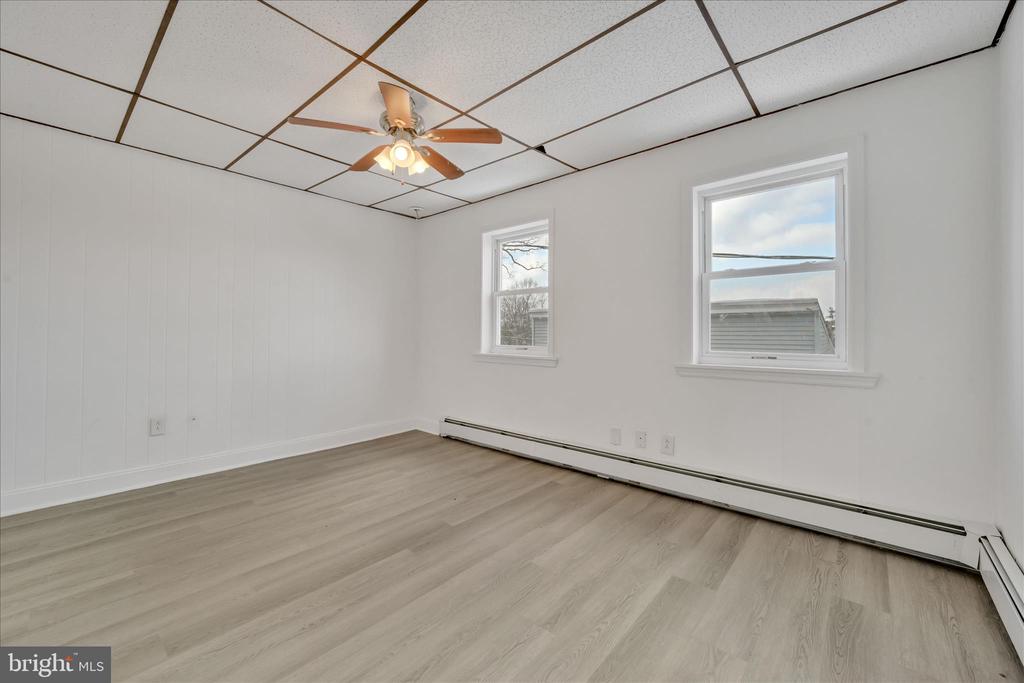 1023 W SCHUYLKILL