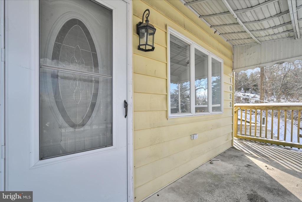 1023 W SCHUYLKILL