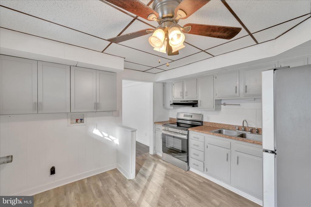1023 W SCHUYLKILL