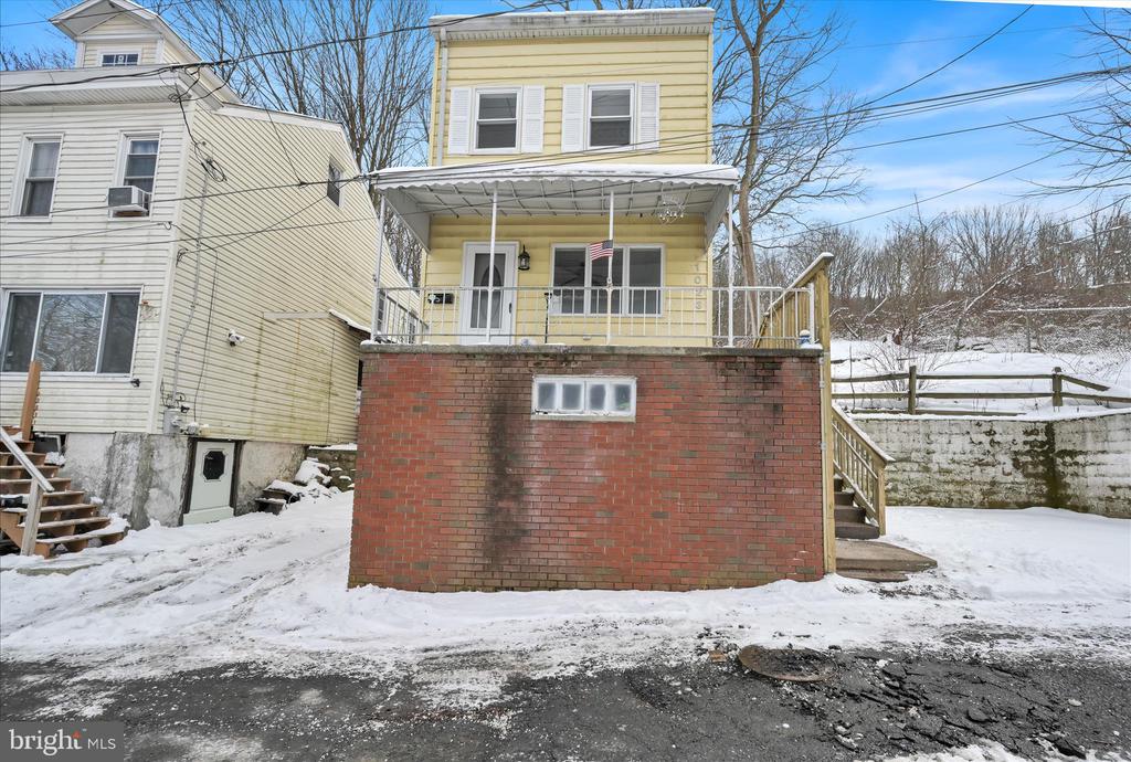 1023 W SCHUYLKILL