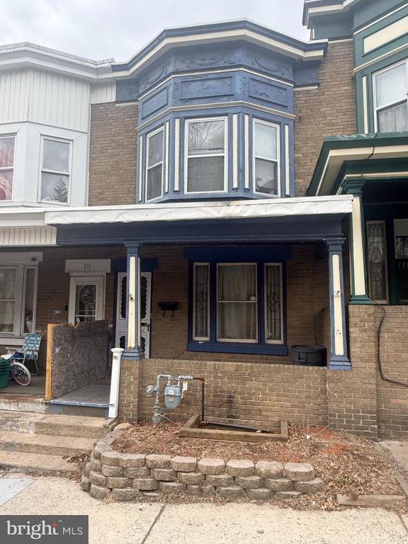 713 N CENTRE STREET