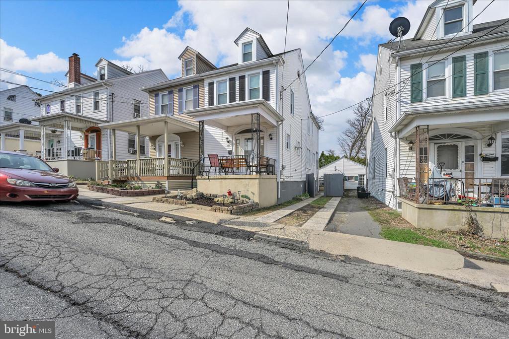 9 N 22ND STREET
