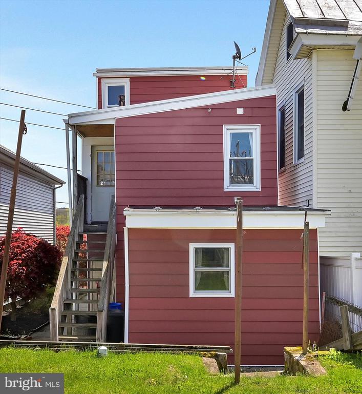 518 N FRONT STREET
