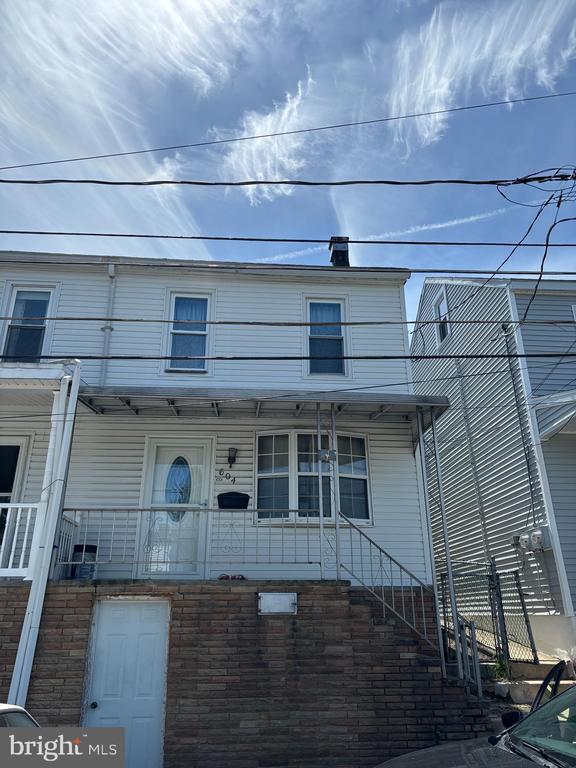 604 3RD STREET
