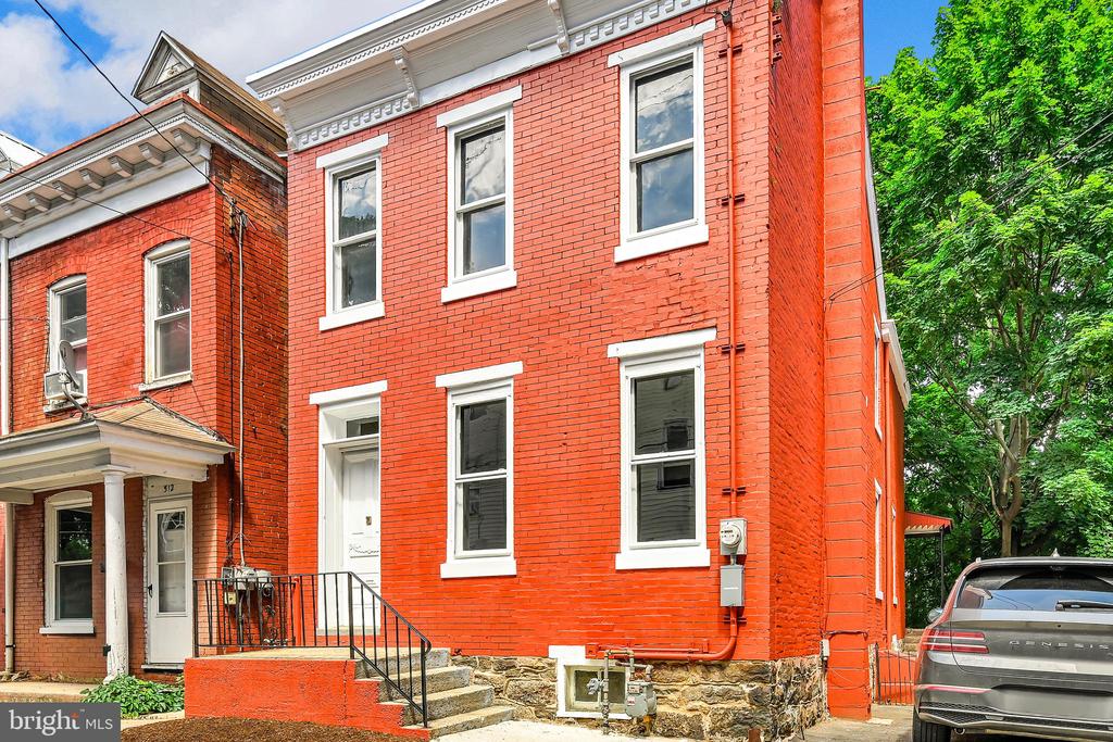 510 HOWARD AVENUE