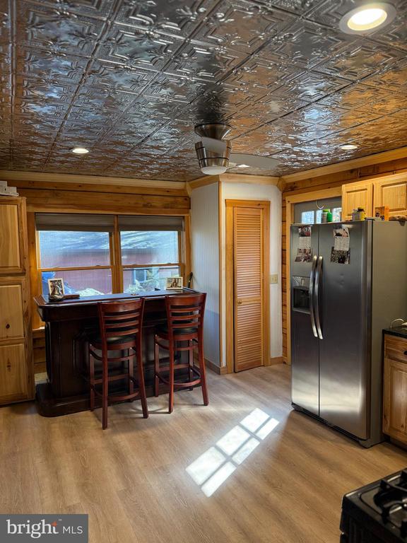 199 LAKEVIEW DRIVE W