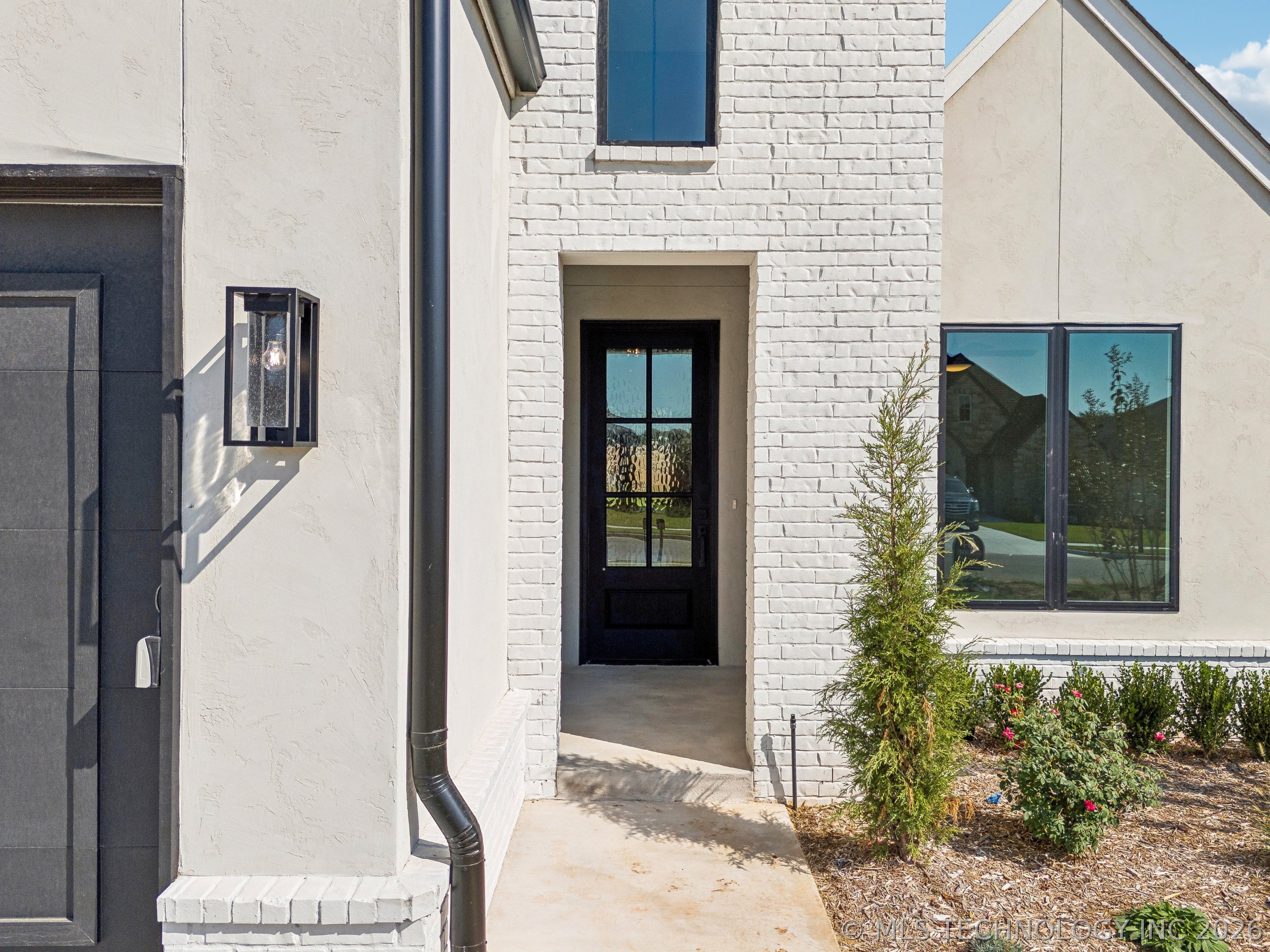 13715 S 20th Place E