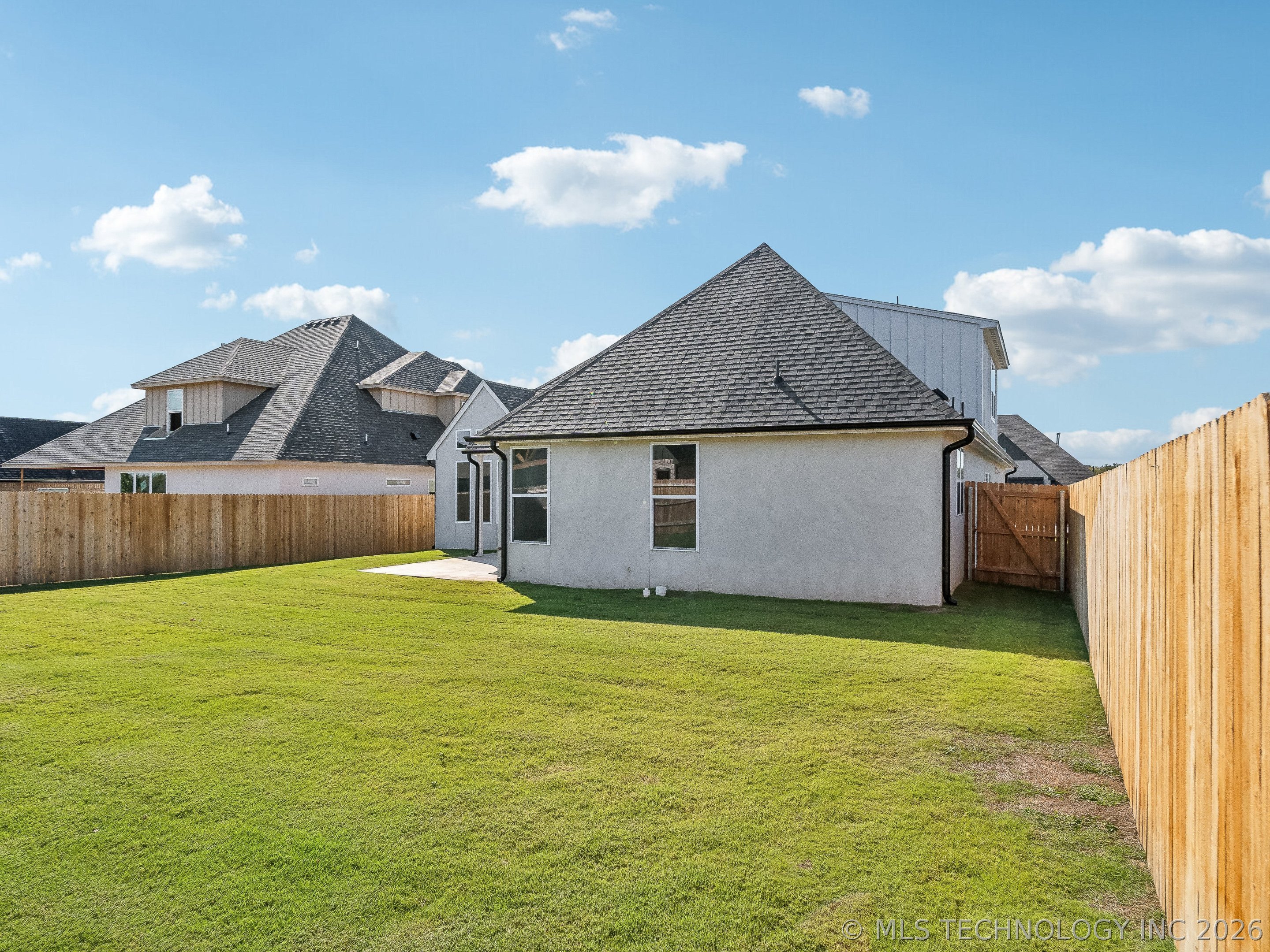 13715 S 20th Place E