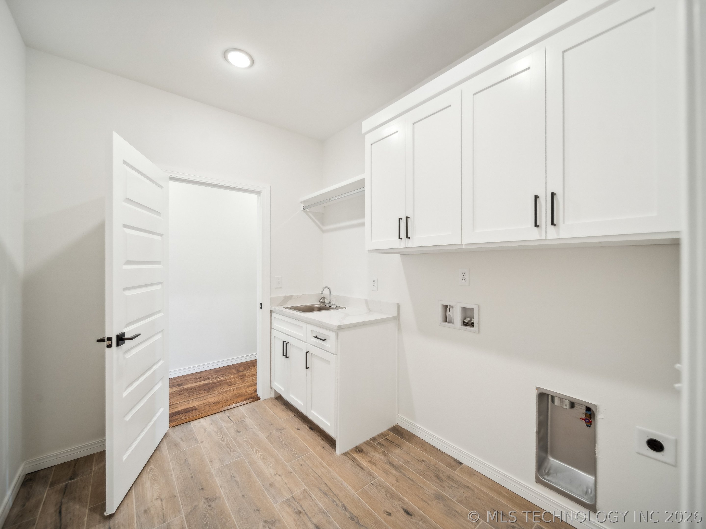 13715 S 20th Place E