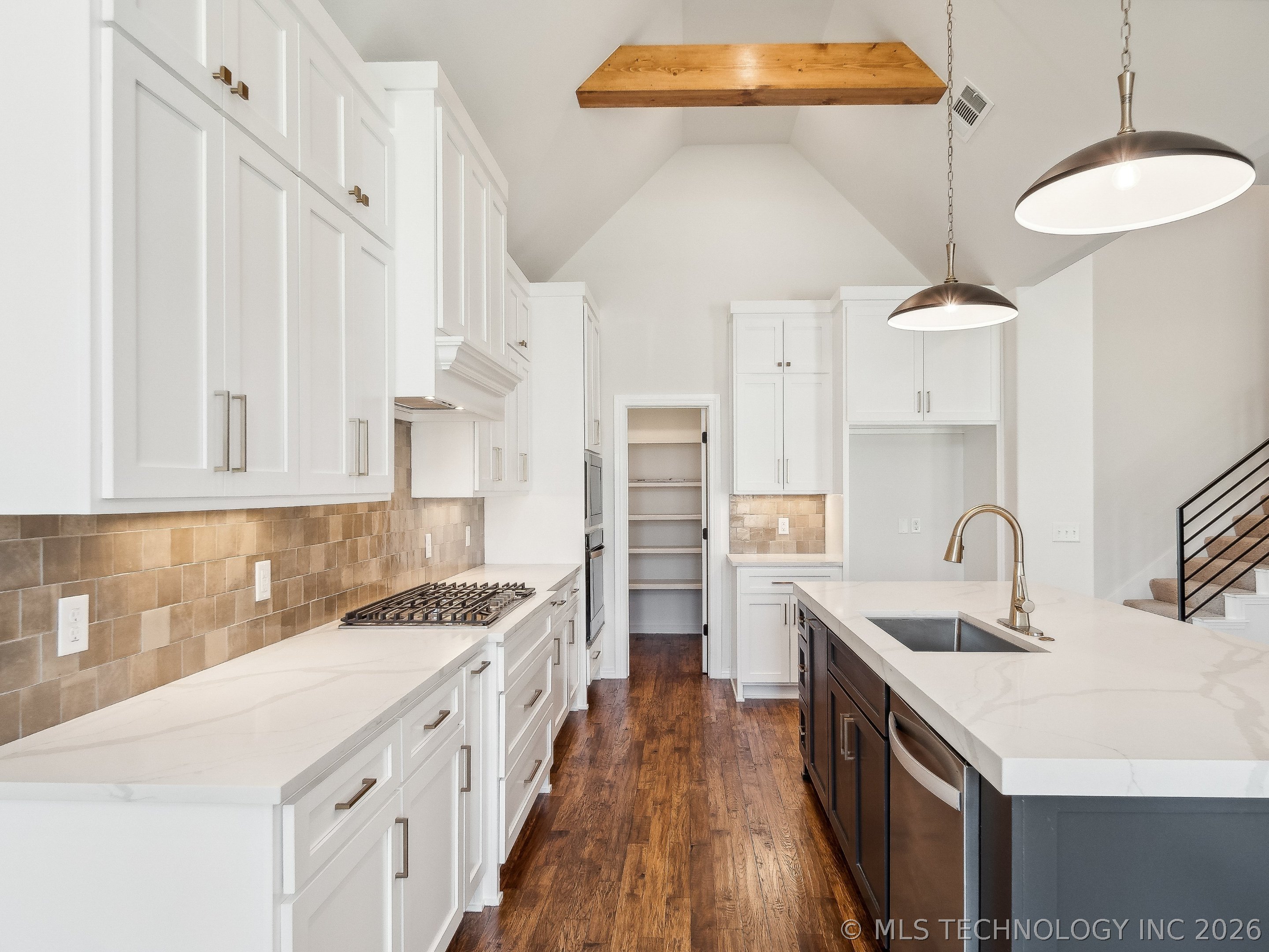 13715 S 20th Place E