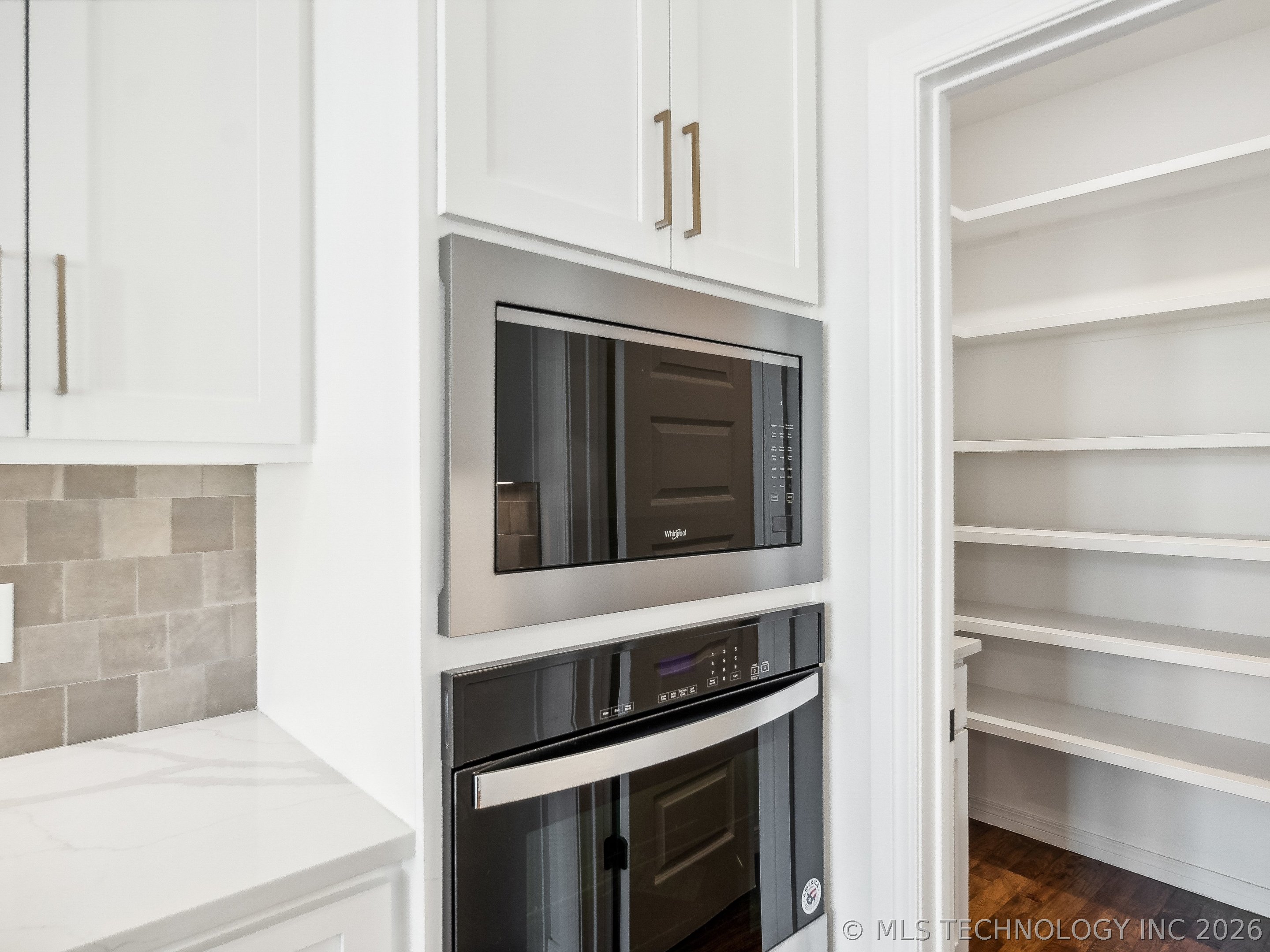 13715 S 20th Place E