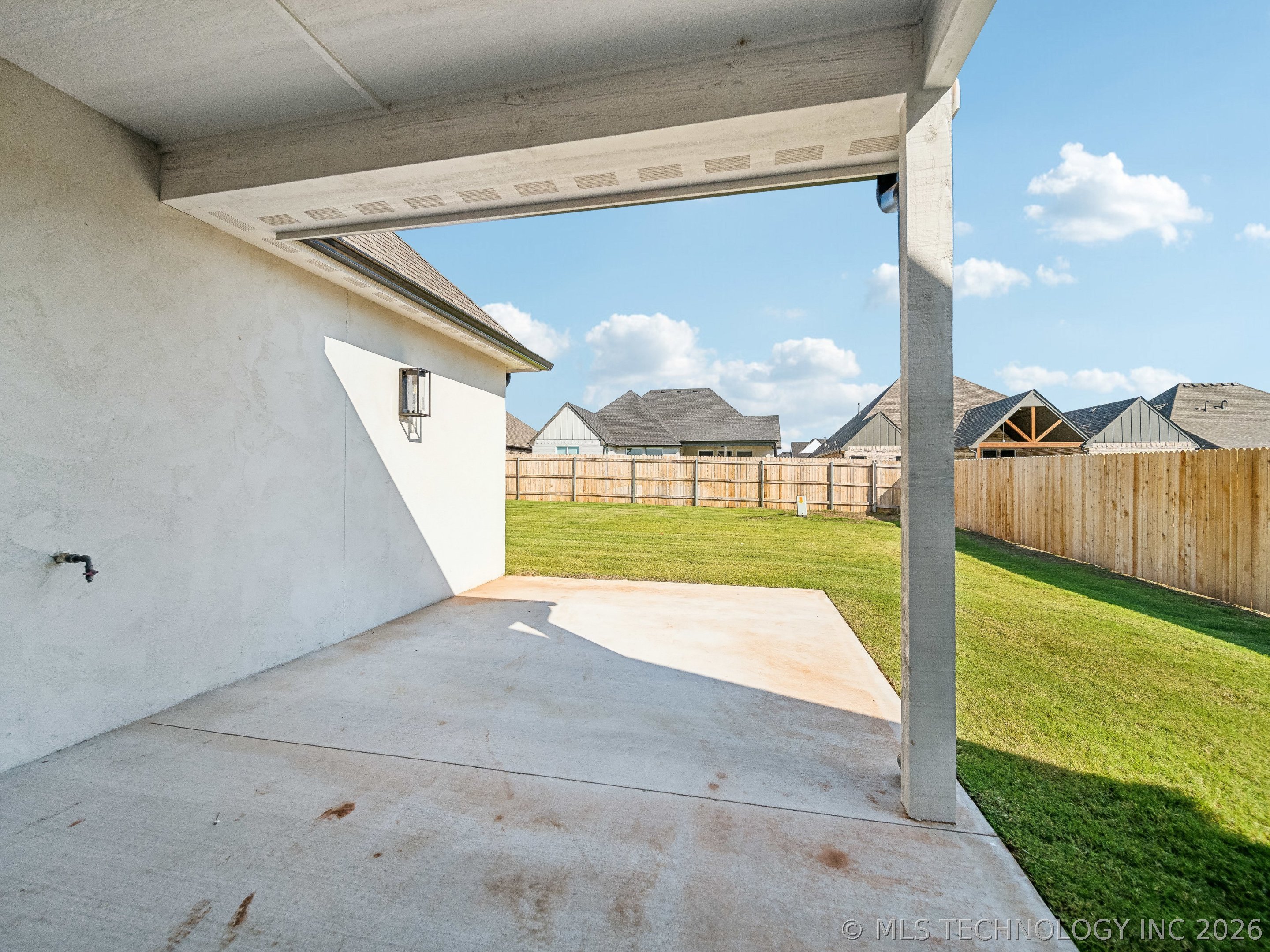 13715 S 20th Place E