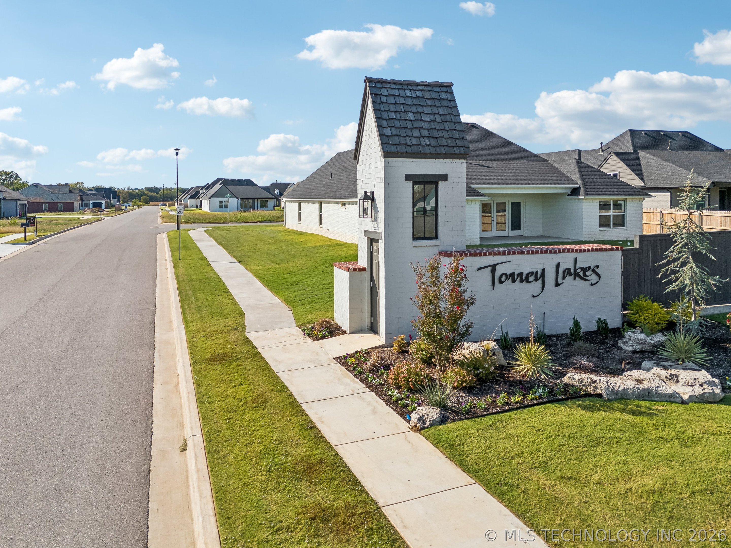 13715 S 20th Place E