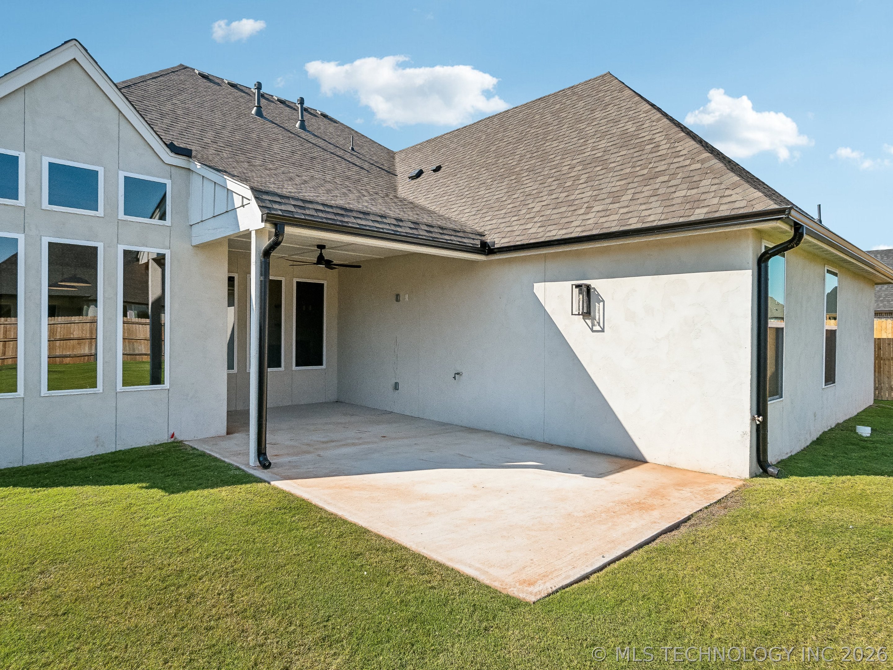 13715 S 20th Place E