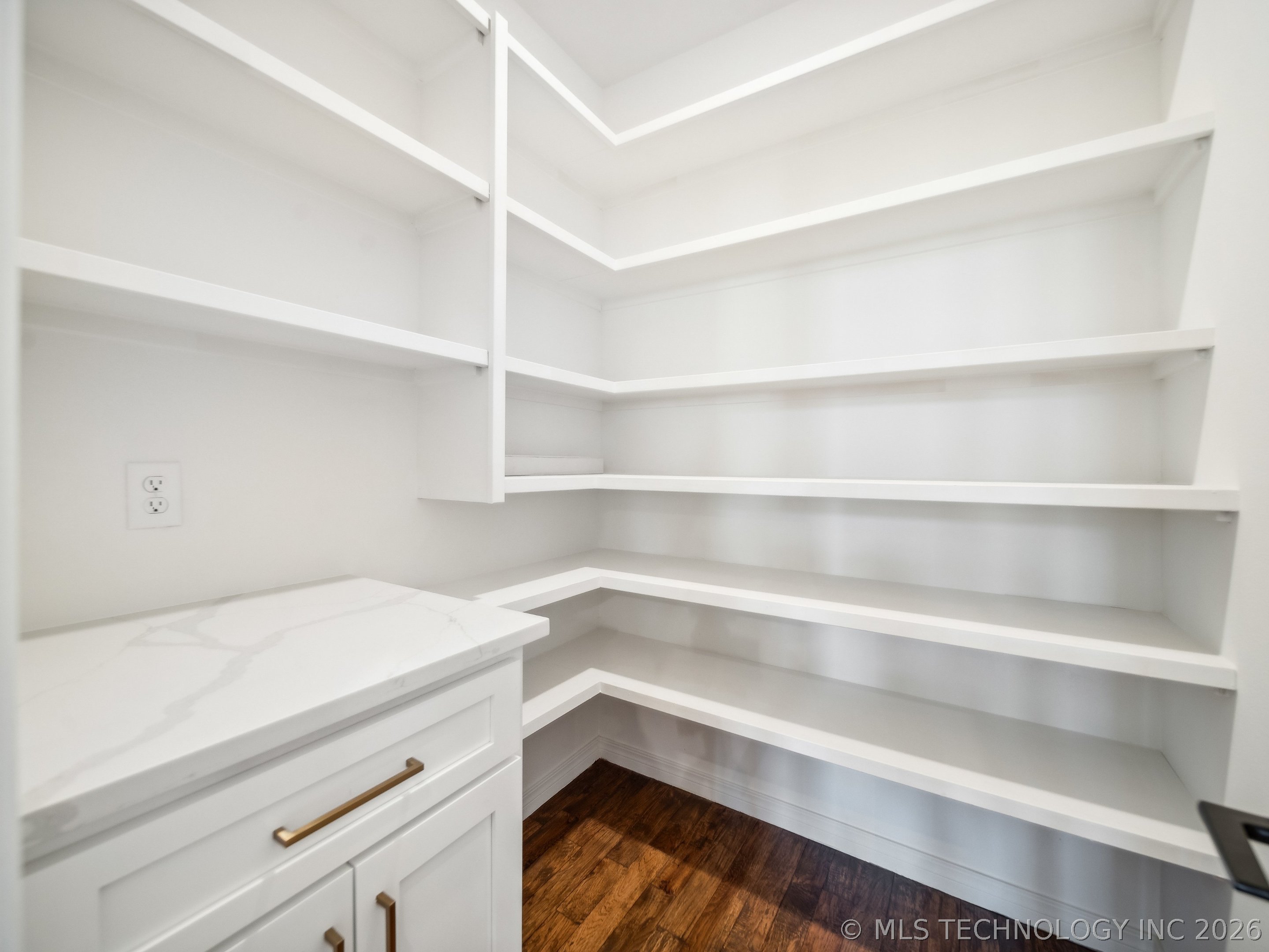 13715 S 20th Place E