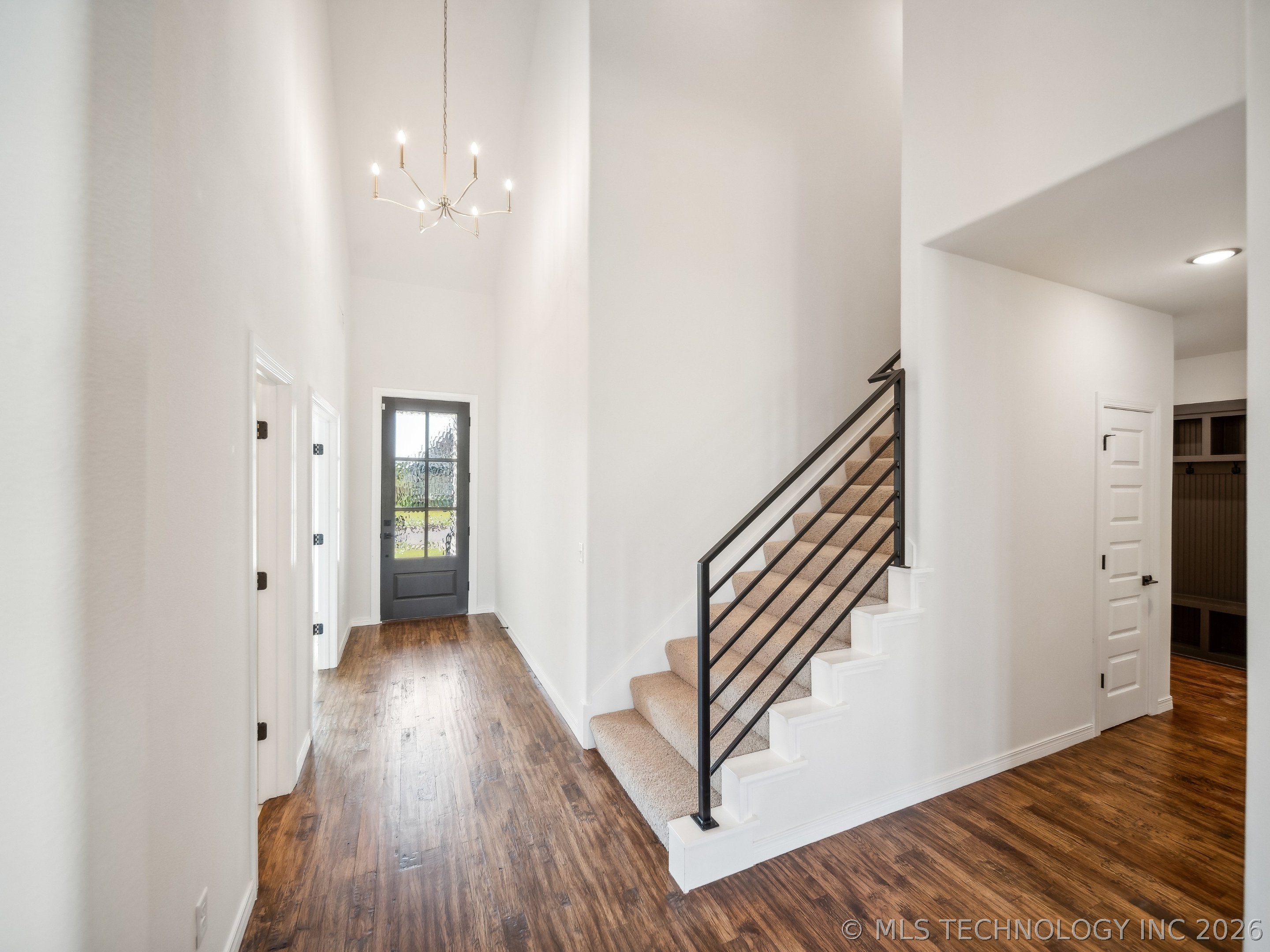 13715 S 20th Place E