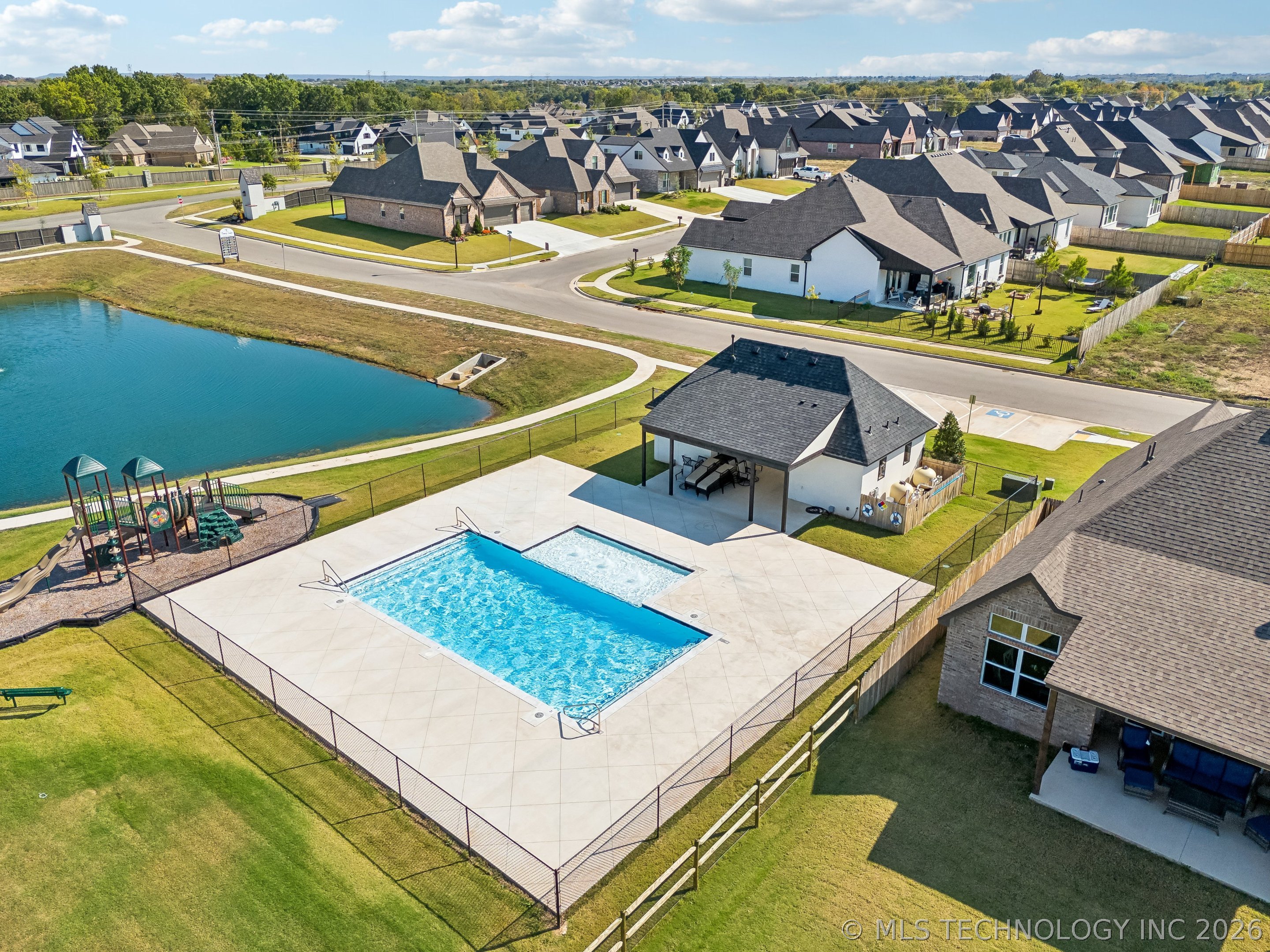 13715 S 20th Place E