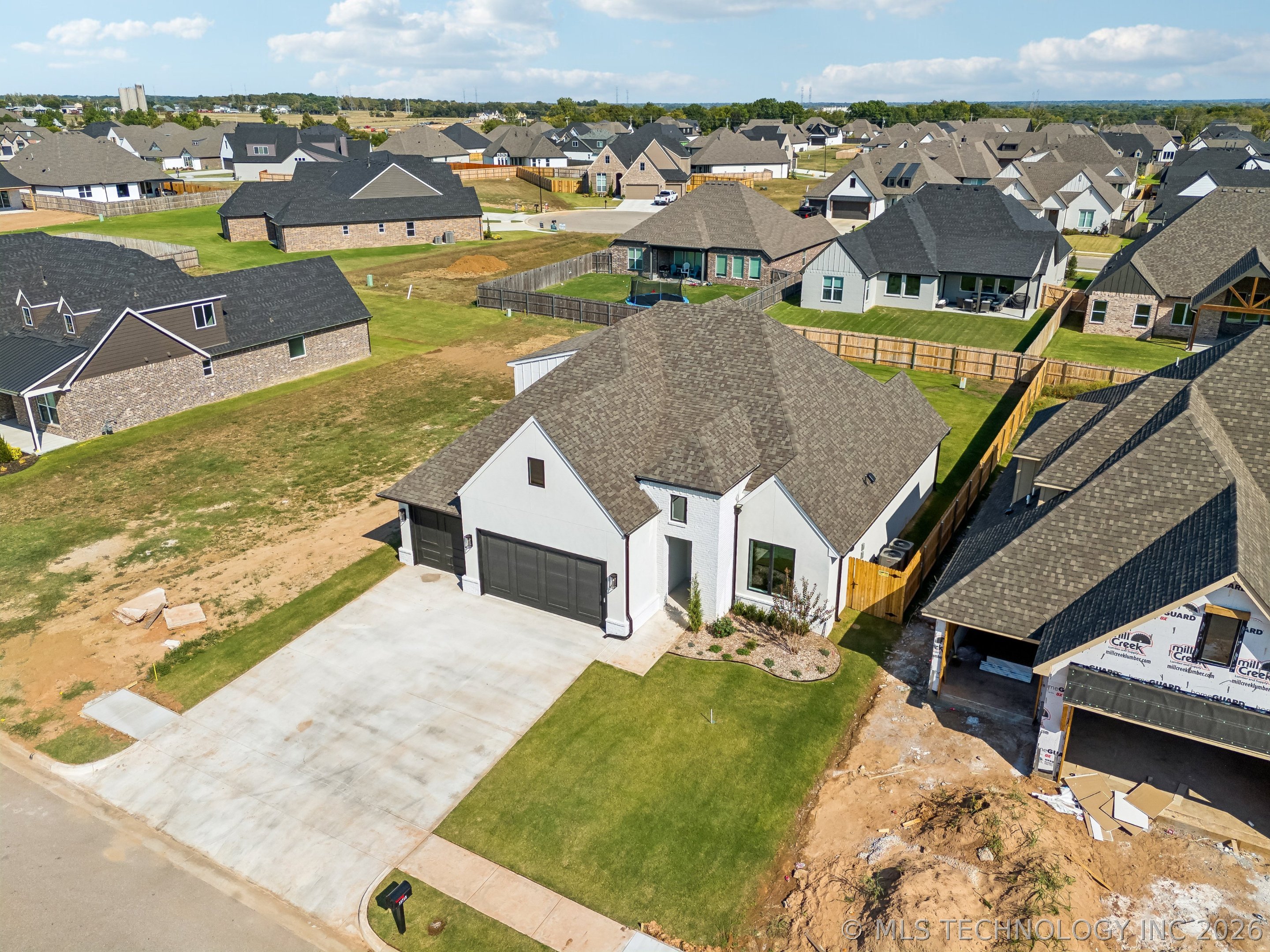 13715 S 20th Place E