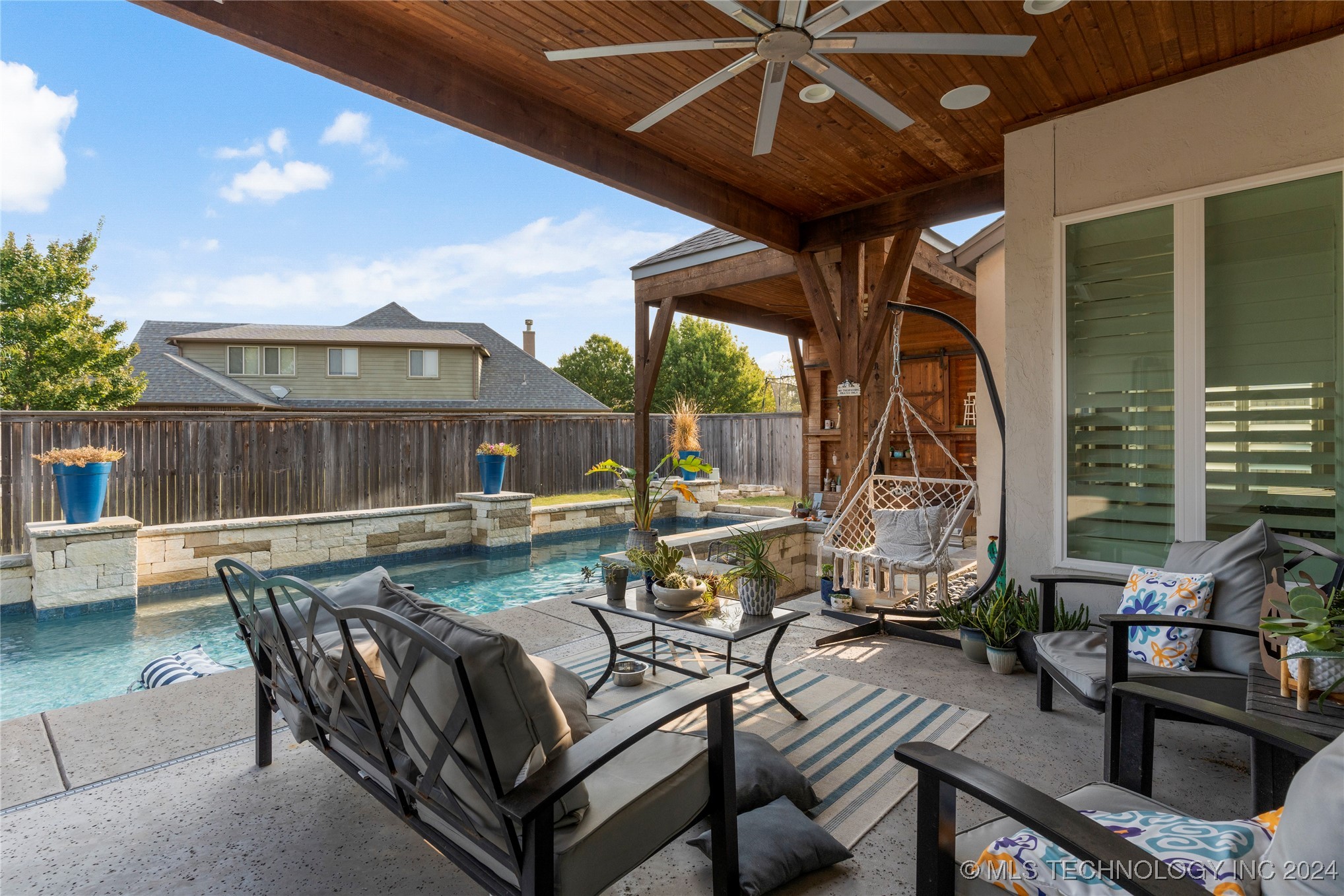 1109 S Kalanchoe Avenue