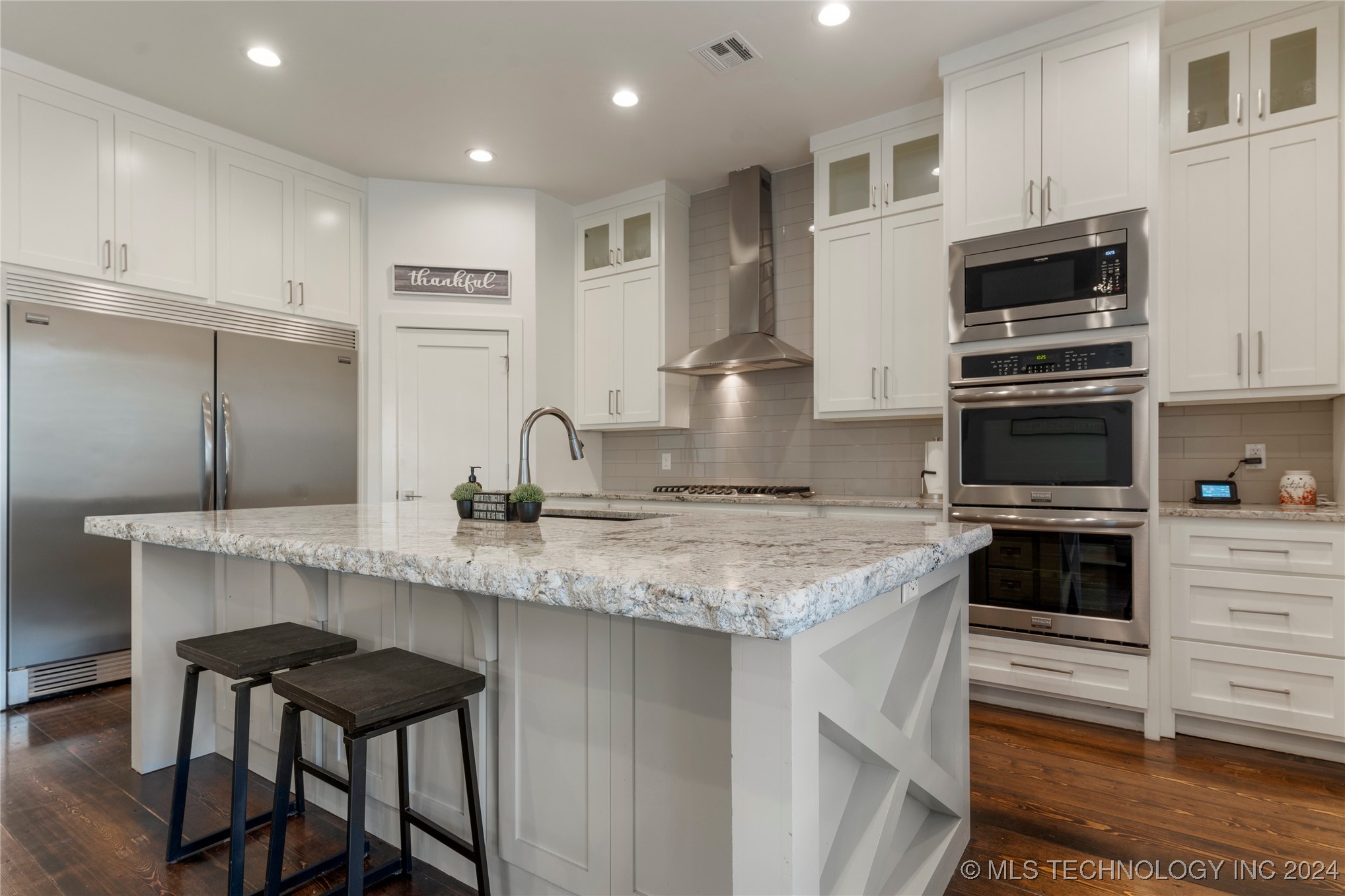 1109 S Kalanchoe Avenue