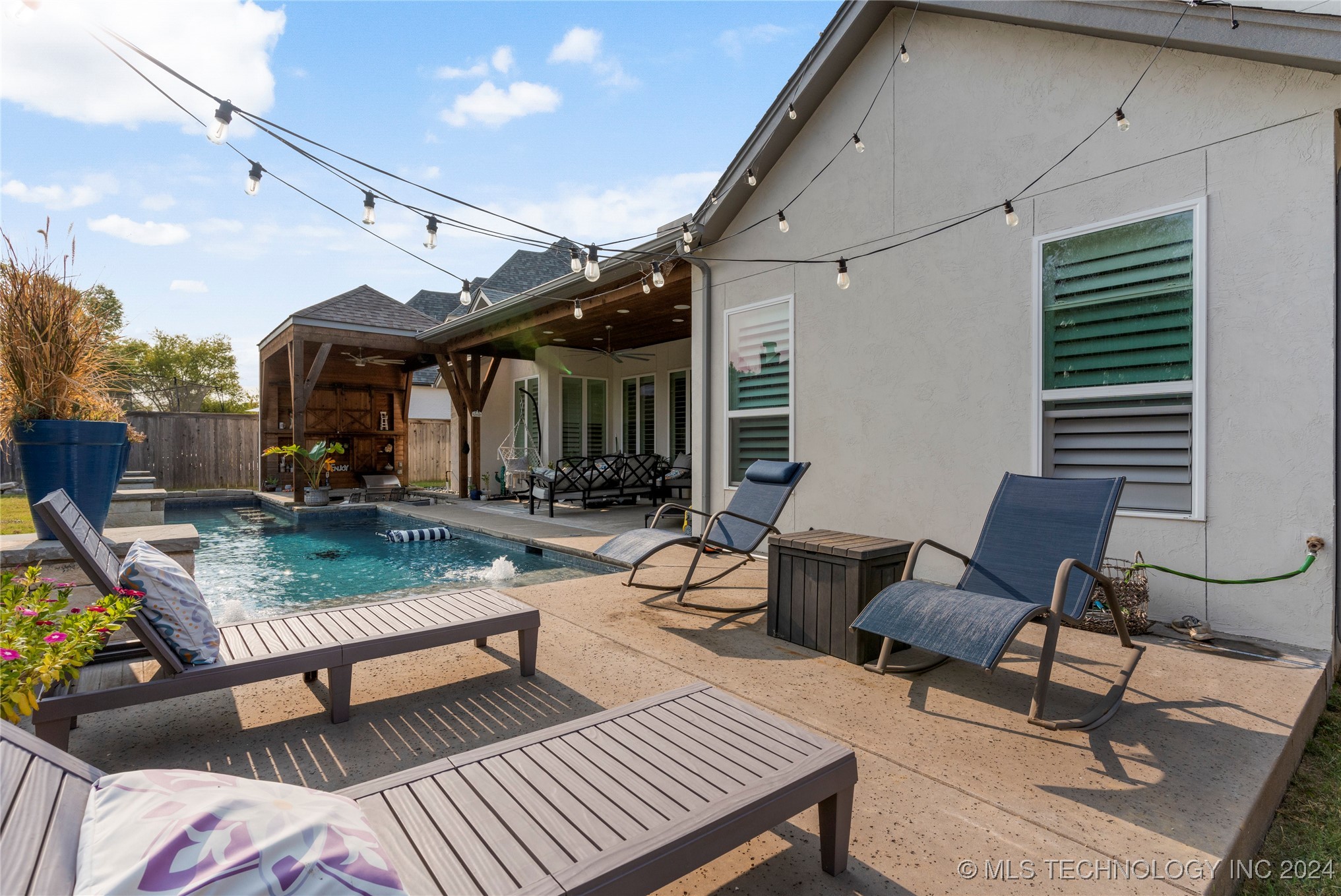 1109 S Kalanchoe Avenue