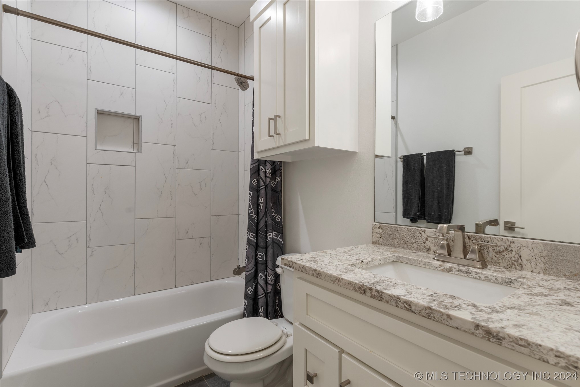 1109 S Kalanchoe Avenue